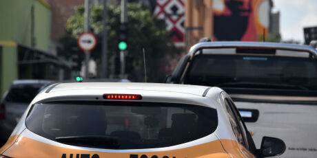 Matrícula em autoescola deixa de ser obrigatória e deve baratear CNH