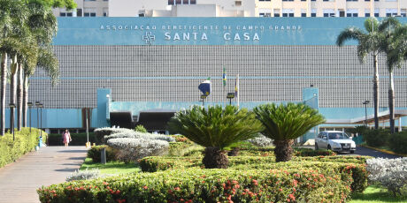 Em crise, Santa Casa parcela 13&ordm; sal&aacute;rio de servidores em tr&ecirc;s vezes