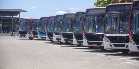 Pagamento cai na conta, greve &eacute; suspensa e &ocirc;nibus voltam a circular nesta quinta