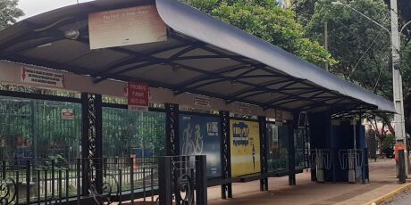 Em meio &agrave; crise do transporte, com&eacute;rcio antecipa folga de funcion&aacute;rios