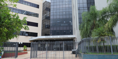 Professora agredida por aluno ser&aacute; indenizada em Campo Grande