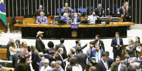 Juristas dizem que redução de penas a golpistas pode provocar efeito dominó