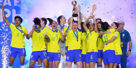 Brasil derrota Portugal na decis&atilde;o e conquista a 1&ordf; Copa do Mundo feminina de futsal
