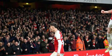 Arsenal vence Brentford e mantém vantagem na liderança do Campeonato Inglês