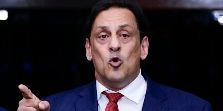 Ex-advogado de Bolsonaro &eacute; condenado por inj&uacute;ria racial