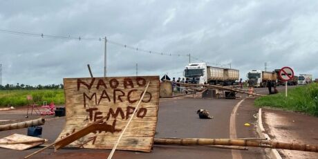 Anel Vi&aacute;rio amanhece fechado ap&oacute;s retomada de protestos em MS