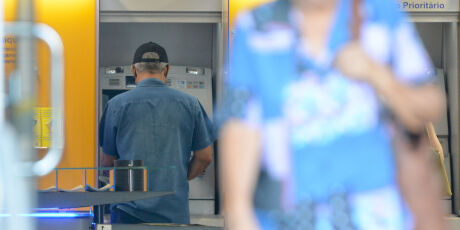 Idoso &eacute; v&iacute;tima de 200 'transa&ccedil;&otilde;es silenciosas' e perde R$ 93 mil em MS