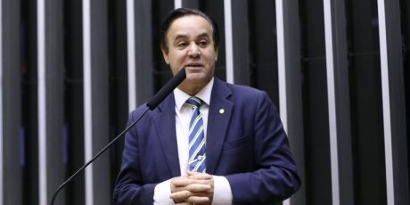 Saiba quem &eacute; Adilson Barroso, suplente que deve assumir mandato de Zambelli