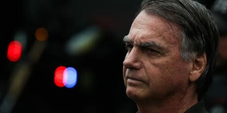 Bolsonaro sofre traumatismo craniano ap&oacute;s cair em sua cela durante a madrugada
