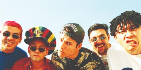 Corpos dos cinco Mamonas Assassinas ser&atilde;o exumados quase 30 anos ap&oacute;s acidente