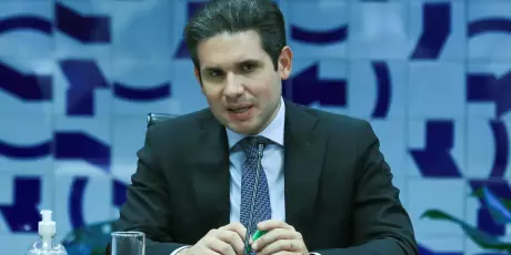 Hugo Motta sai em defesa de ex-assessora de Lira que foi alvo da PF