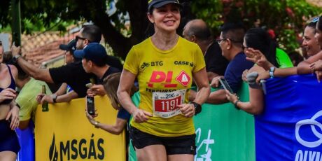 De atestado m&eacute;dico, secret&aacute;ria da Capital &eacute; flagrada em corrida de rua de Bonito