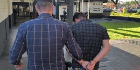 Homem contrata frete para transportar droga em meio a mudança