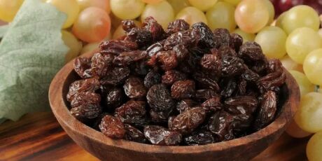 Motivo de disc&oacute;rdia na ceia natalina, uva-passa traz benef&iacute;cio &agrave; sa&uacute;de
