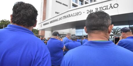 Audi&ecirc;ncia termina sem concilia&ccedil;&atilde;o e greve dos &ocirc;nibus continua em Campo Grande