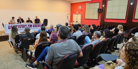 Sob multa di&aacute;ria de R$ 50 mil, dentistas recuam sobre greve na Capital 