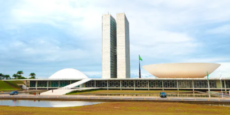 Lula sanciona, com vetos, reajuste salarial para cargos do Legislativo