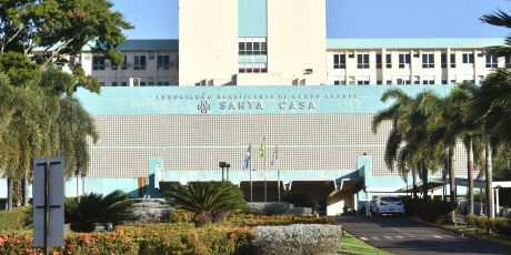 Falta de bateria de marca-passo mant&eacute;m aposentado internado na Santa Casa h&aacute; 35 dias