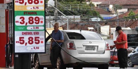 PT critica governo do Estado e diz que gasolina cara "esfola" popula&ccedil;&atilde;o
