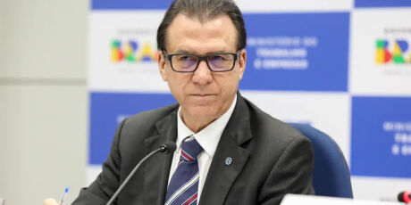 Marinho: o que cabe neste momento &eacute; a escala 5x2 com redu&ccedil;&atilde;o para 40 horas semanais