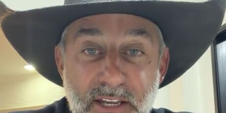 Ex-mulher pede medida protetiva contra prefeito "mais louco do Brasil"