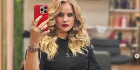 Influenciadora "Coach Ir&ocirc;nica" &eacute; presa por descumprimento de medida protetiva