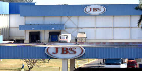 Isenta do IPTU em Campo Grande, JBS investe US$ 150 milh&otilde;es no Om&atilde;
