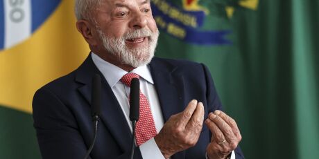 Lula faz cirurgia de catarata; entenda a doen&ccedil;a e o procedimento