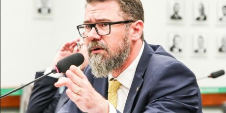 Projeto de deputado de MS transfere FGTS e Imposto de Renda ao trabalhador