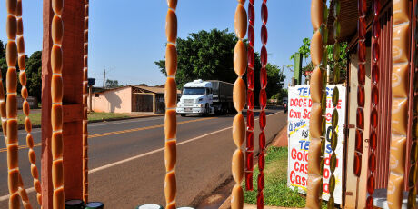 C&acirc;mara tenta impedir despejo de vendedores de Anhandu&iacute;