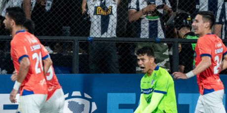Em noite inspirada de Mart&iacute;nez, 2 de Mayo se classifica na Libertadores
