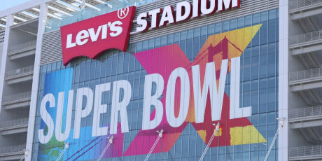 Super Bowl 2026: onde assistir ao vivo e hor&aacute;rios dos shows de Bad Bunny, Green Day e mais