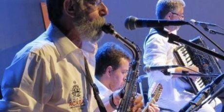 Amigos lamentam morte de Adriano Pra&ccedil;a, integrante do Grupo Acaba