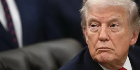 Novos arquivos de Epstein exp&otilde;em Trump e poderosos