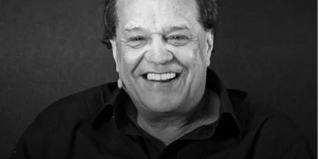 Morre Dennis Carvalho, diretor de 'Vale Tudo' e 'Dancin Days', aos 78 anos