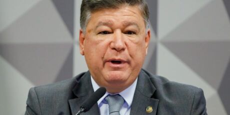 Presidente da CPMI do INSS defende repasse de emenda &agrave; Lagoinha e diz que continuar&aacute; doando
