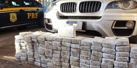 PRF apreende BMW com 130 quilos de coca&iacute;na em rodovia de MS