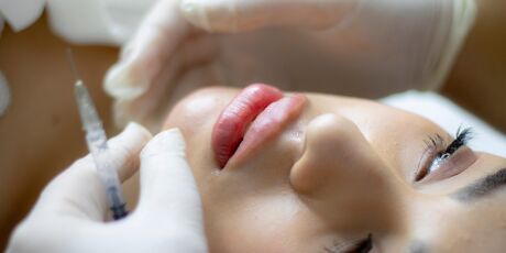 Minist&eacute;rio P&uacute;blico quer proibir biom&eacute;dicos de realizarem procedimentos est&eacute;ticos