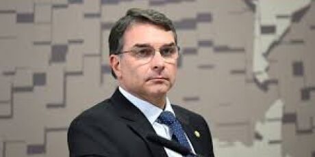 Justi&ccedil;a barra adesiva&ccedil;o do PL em Dourados por ind&iacute;cios de propaganda antecipada