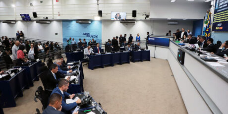 C&acirc;mara aprova projeto que garante acesso f&aacute;cil a contratos p&uacute;blicos da Prefeitura