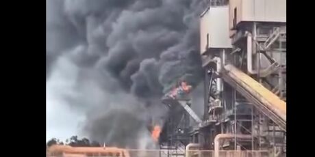 Usina de biocombust&iacute;vel &eacute; atingida por inc&ecirc;ndio em MS; Veja o v&iacute;deo