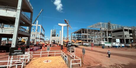 Prefeito de Inoc&ecirc;ncia pede socorro para resolver crise habitacional