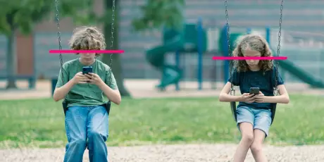 Confira os alertas e impactos do uso excessivo de telas na inf&acirc;ncia