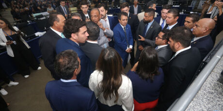 C&acirc;mara recua e deixa vota&ccedil;&atilde;o sobre taxa de lixo para semana que vem