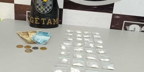 Suspeito de tr&aacute;fico &eacute; preso ao fazer "delivery" de coca&iacute;na perto de escola em Dourados