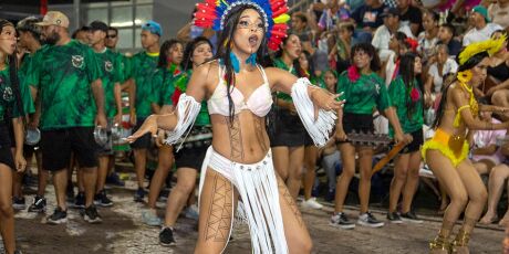 Corumb&aacute; quer mostrar que faz o melhor carnaval para garantir verba