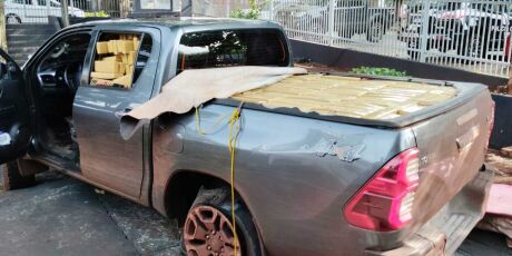 Persegui&ccedil;&atilde;o com caminhonete cheia de maconha acaba com motorista foragido