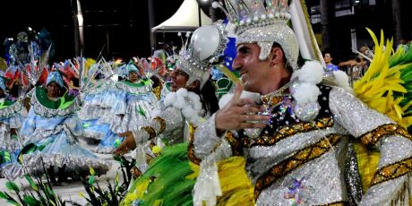 Em meio a questionamentos, carnaval&nbsp;de Corumb&aacute; tem n&uacute;meros positivos