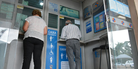 Mega-Sena acumula e apostadores de MS levam at&eacute; R$ 12 mil na quadra