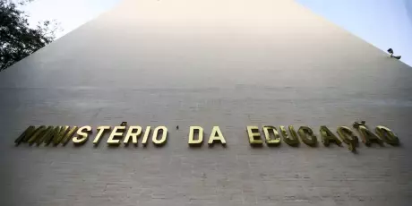 Governo federal investir&aacute; R$ 290 mi para apoiar rede de cursinhos populares